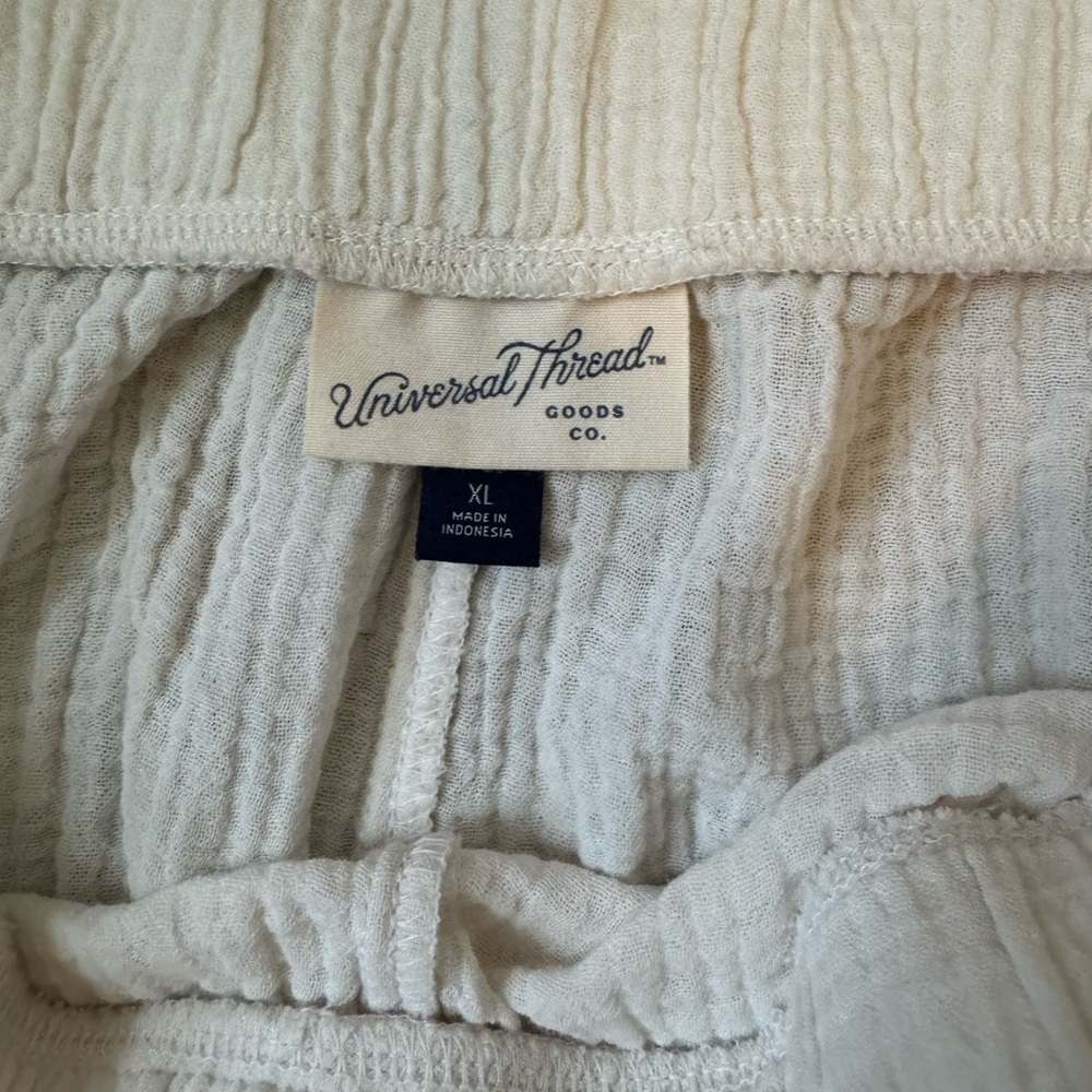 Universal Thread Ivory Linen Shorts - Picture 2 of 3